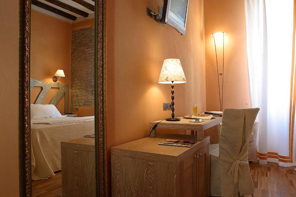 Albergo Morandi Reggio Emilia Cameră foto