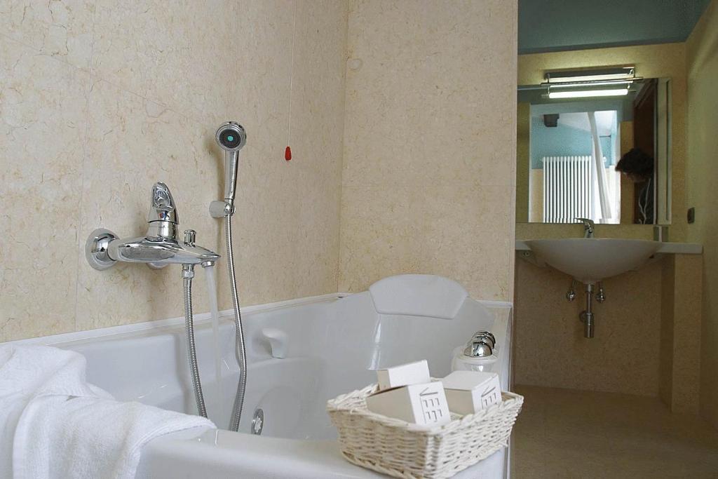 Albergo Morandi Reggio Emilia Exterior foto